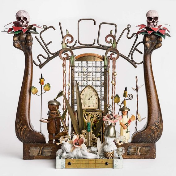 Gale Rothstein
The Duplicitous Gate