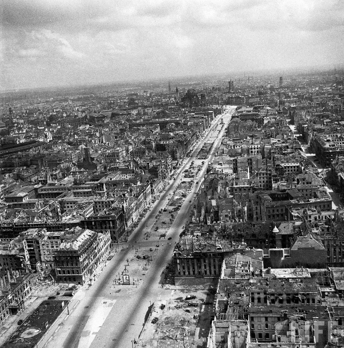 bombing-berlin-the-biggest-wartime-raid-on-hitler-s-capital-the