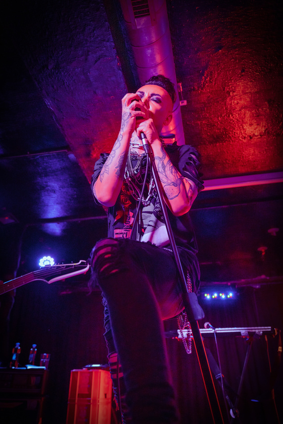 Scotland live band event singer on stage - Photography by Nate Cleary