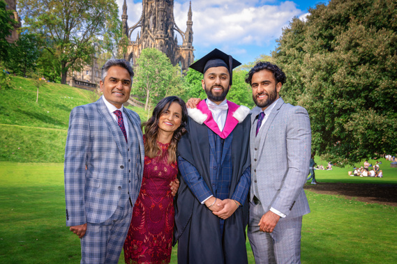 Scotland family at graduation for University of Edinburgh- Photography by Nate Cleary