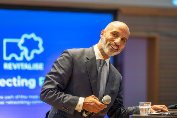 Speaker at Edinburgh Corporate Event  Ceremony - Photography by Nate Cleary