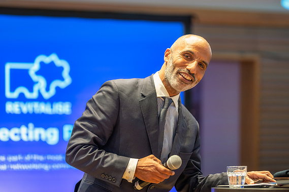 Speaker at Edinburgh Corporate Event  Ceremony - Photography by Nate Cleary