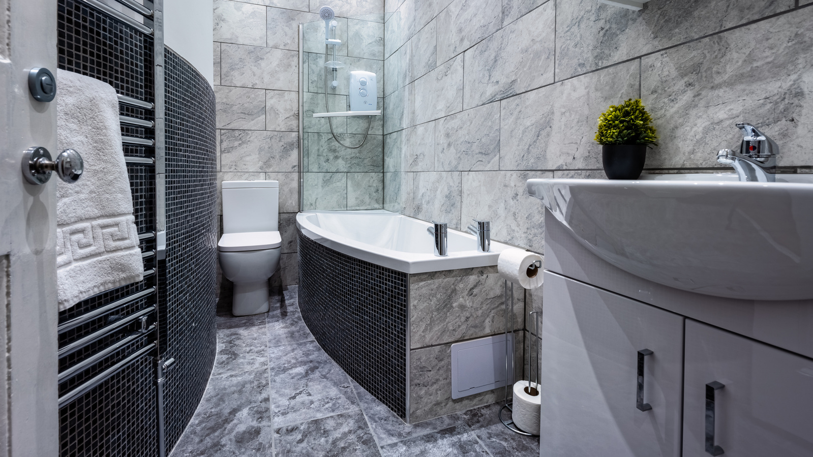 Bathroom for Scotland Interior Property in Glasgow - Photography by Nate Cleary