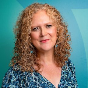 Scotland client posing for headshots from Oracle Law at Glasgow - Photography by Nate Cleary