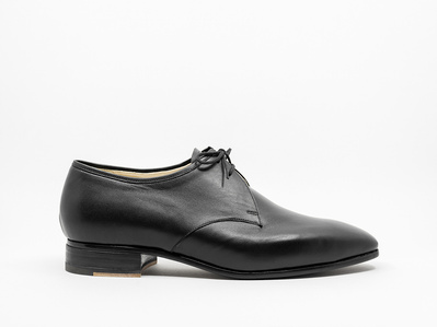Bespoke Italian derby. Colour classic black. Leather soles. Handmade in the Netherlands by Annelieke van Halen. Handcrafted shoes