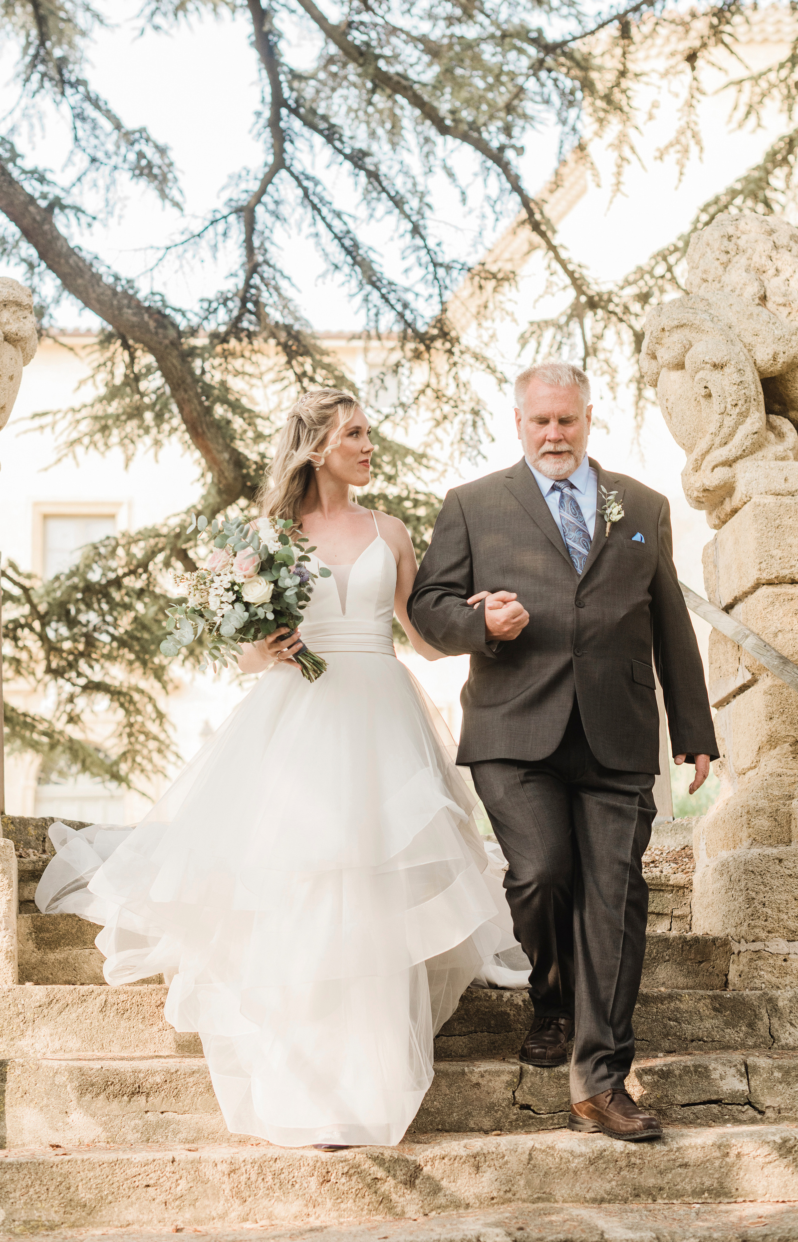 Beautiful wedding venue Chateau du Seuil in Aix en Provence, South of France. Wedding venue in the Provence. English speaking wedding photographer in Aix en Provence, Luberon and the South of France. 