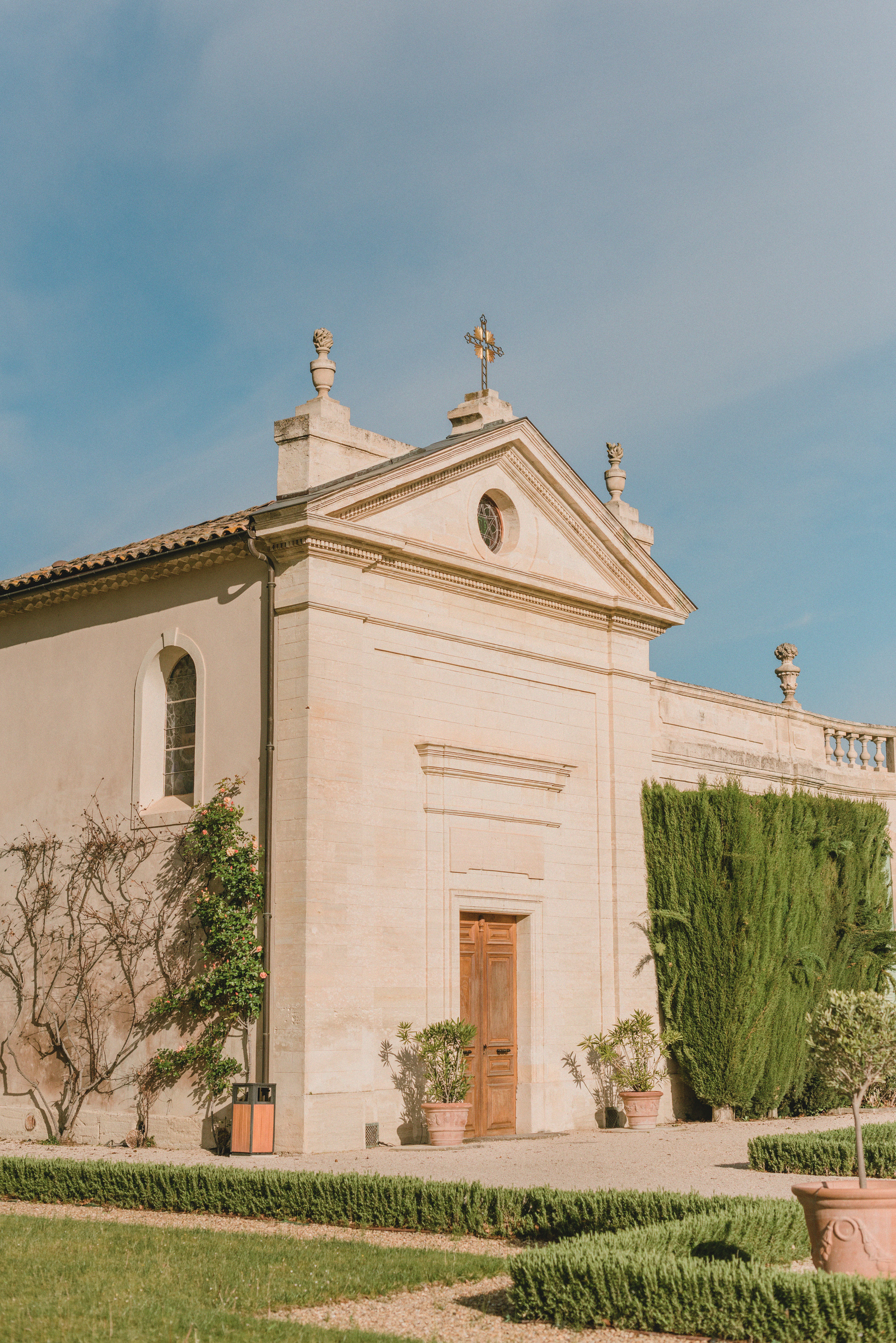 Chateau de Tourreau South of France wedding venue. Provence wedding photographer. 