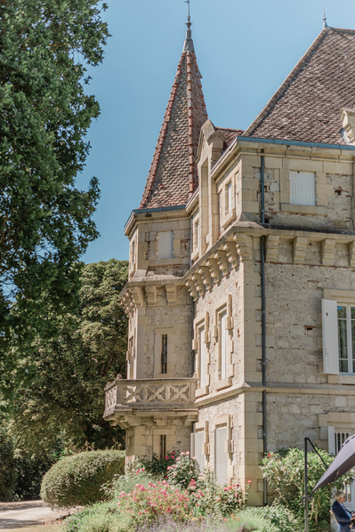 Chateau Plombis Wedding in South-West France. Provence wedding photographer. Wedding photographer in France. Luxury French Riviera. Made with Love Bridal. Made with Love Wedding dress.  