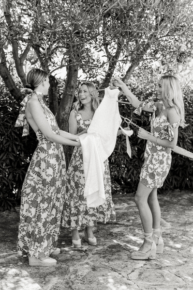 Vogue wedding in the Provence, South of France. France luxury wedding photographer. French Riviera Wedding Planner. 