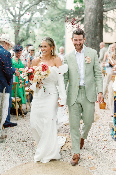 Luxury Provence wedding at Château Grand Boise, France. South of France wedding photographer. Destination wedding Photographer. Newhite wedding dress. Bridal fashion. 