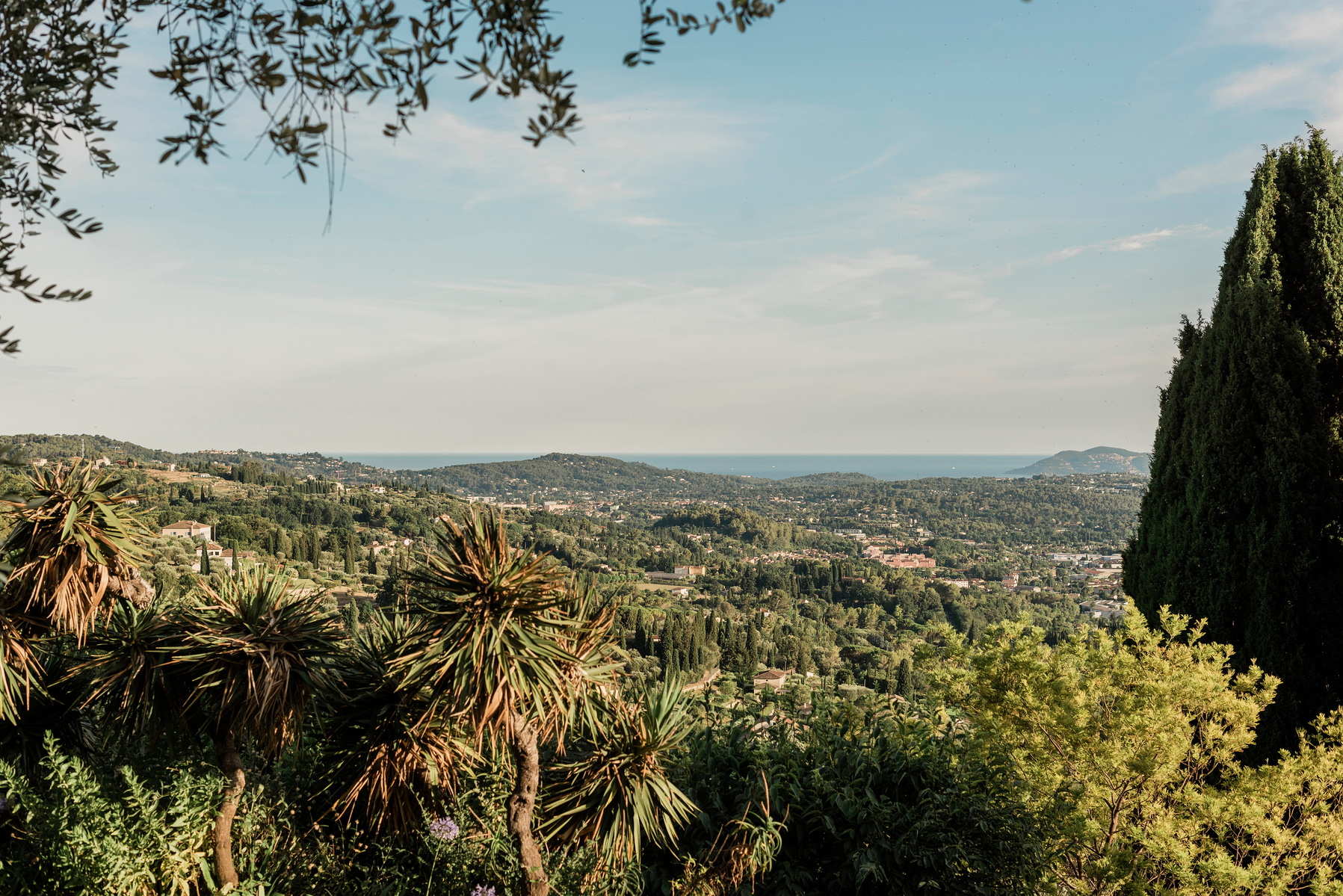 Bride and Groom at Mas Peyloubet wedding venue in Grasse, South of France. Wedding venue in the Provence with stunning views of the Cote d'Azur. French Riviera wedding photographer. 