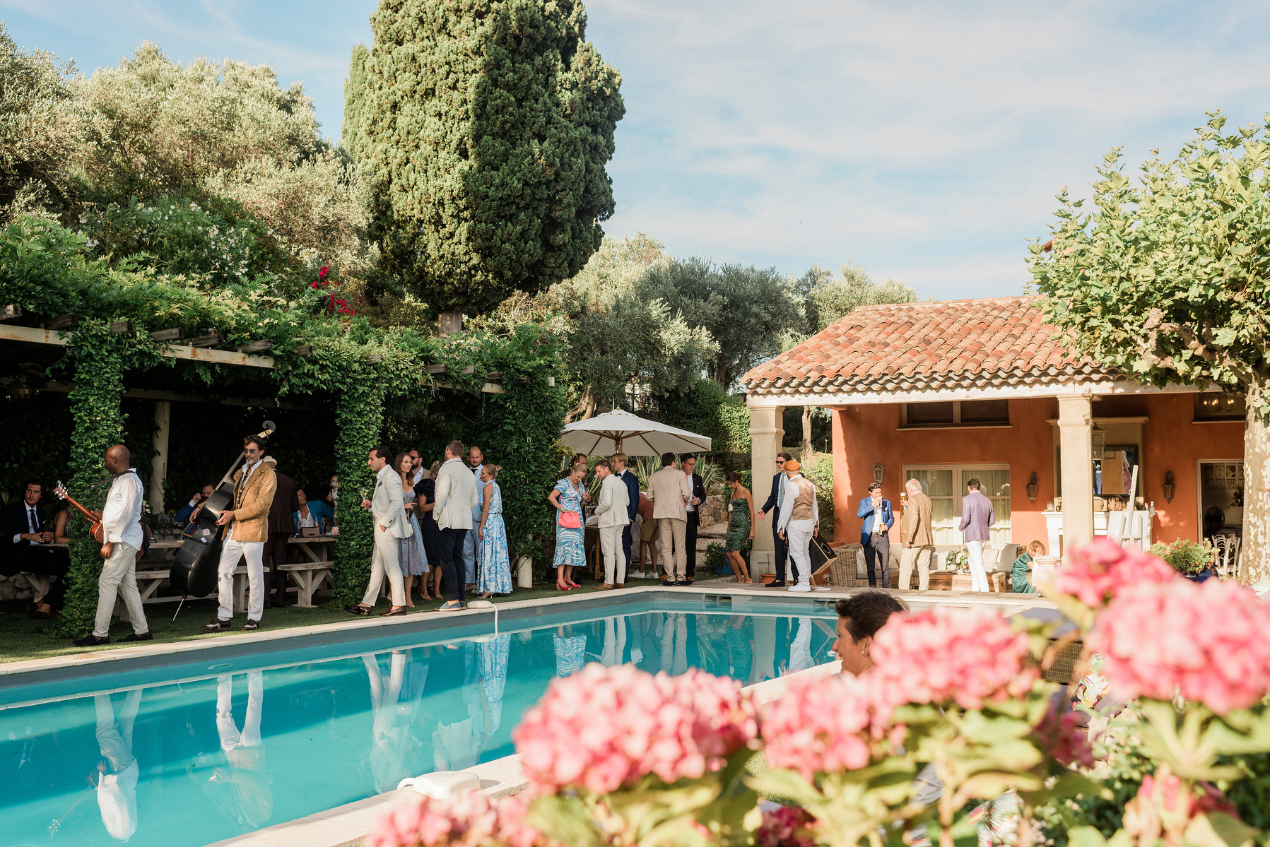 Mas Peyloubet wedding venue in Grasse, South of France. Wedding venue in the Provence with stunning views of the Cote d'Azur. French Riviera wedding photographer. 