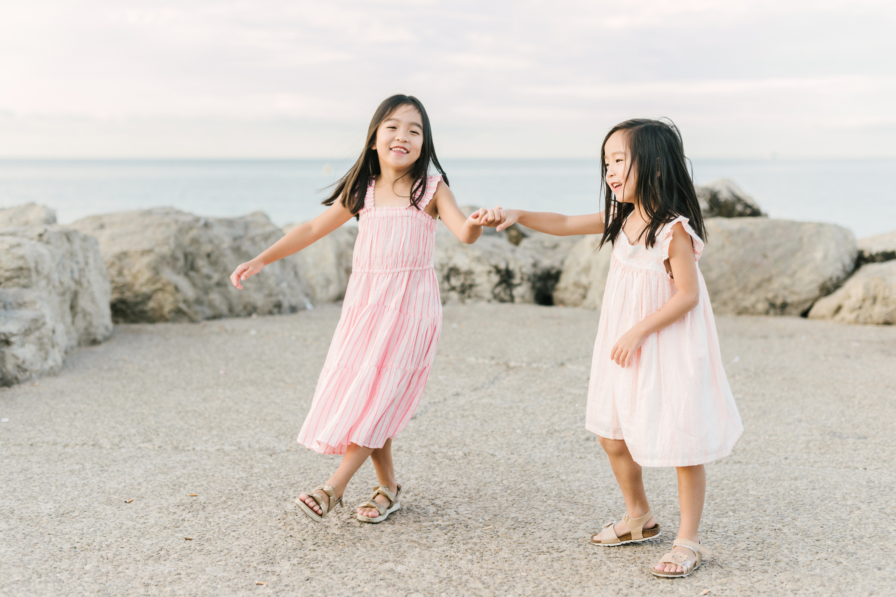 Family photoshoot in Cannes, French Riviera. Provence photographer. France wedding photographer. 