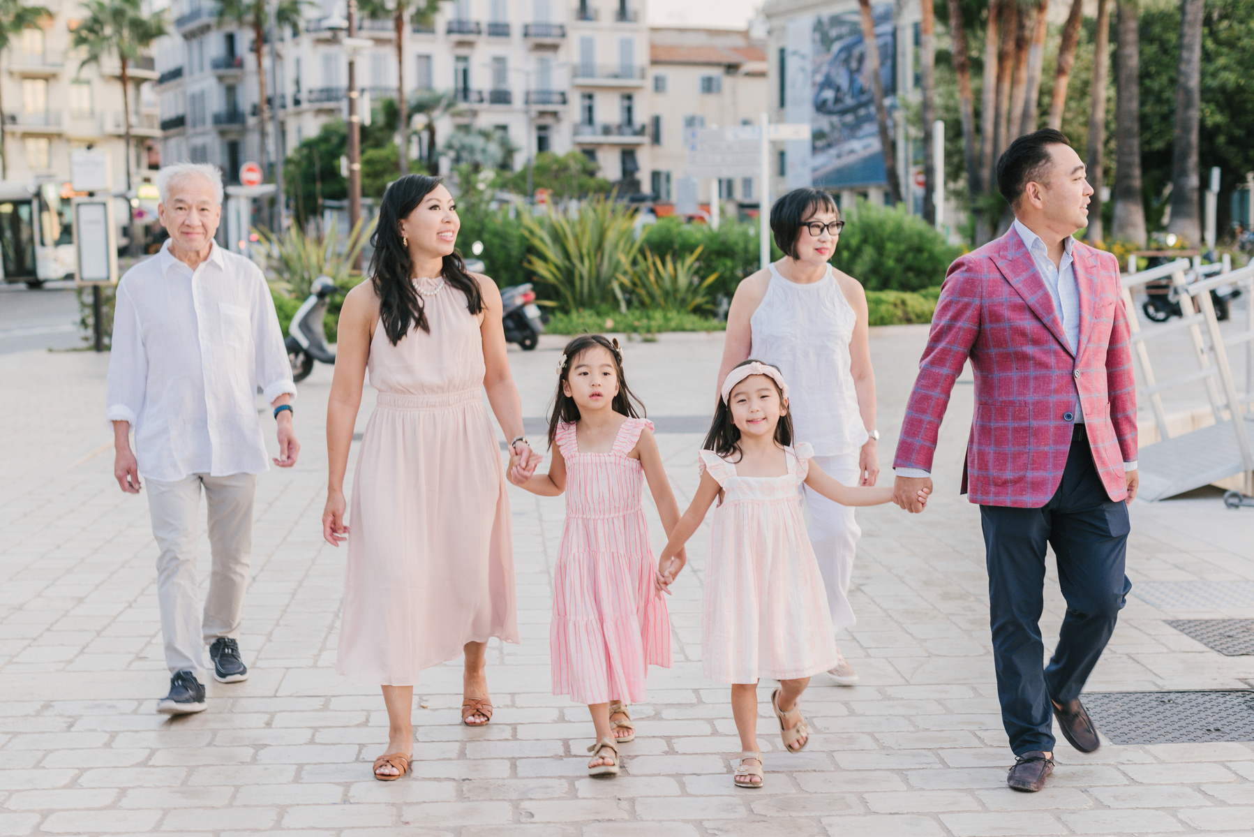 Family photoshoot in Cannes, French Riviera. Provence photographer. France wedding photographer. 