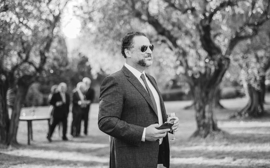 Wedding in Grasse, South of France. The Farm Provence wedding venue in the Cote d'Azur. French Riviera and Provence wedding photographer.