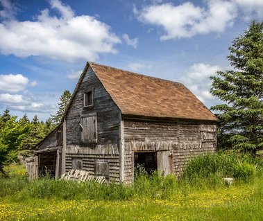 Dilapidated old barn near Canning, Nova Scotia
