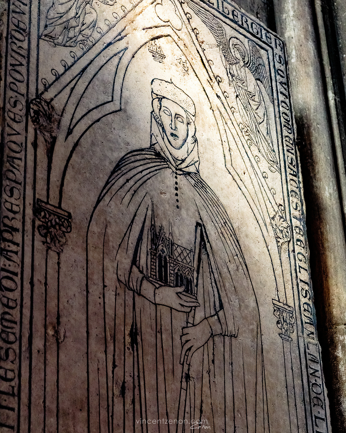 plan serré sur le visage du maître architecte Libergier