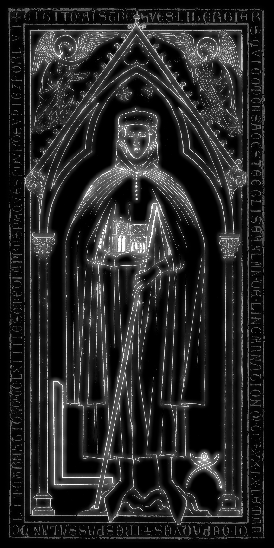 Tombe de Libergier, tracé de plomb, reconstitué et mis en exergue, en blanc sur fond noir. Dans la cathédrale de Reims.