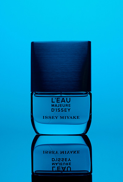 fragrance bottle photography