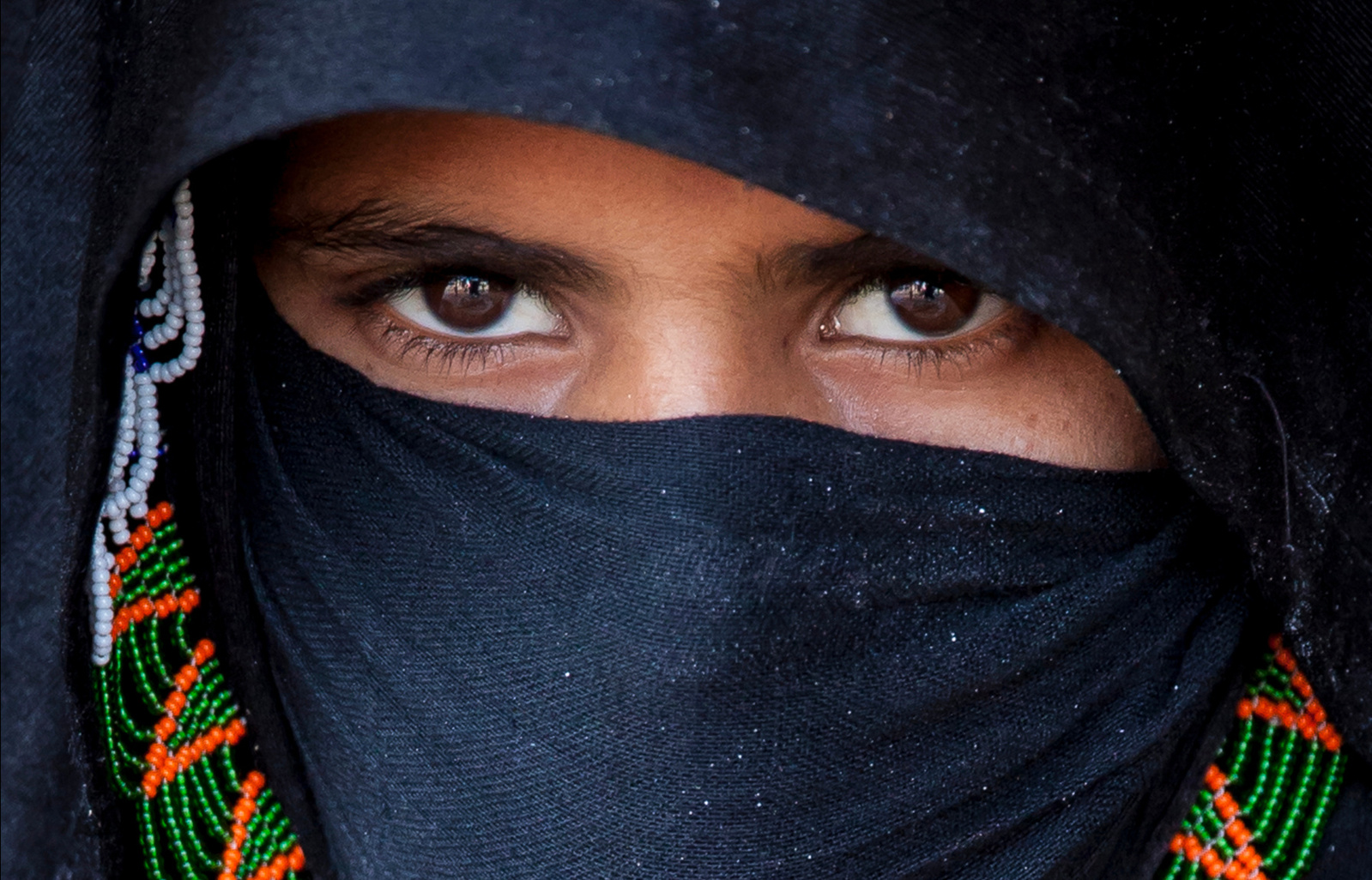 En beduinkvinna fotograferad i Egypten / A Bedouin woman photographed in Egypt