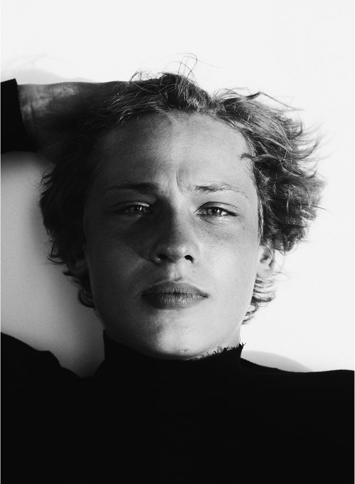 M.A.U began as a delicate exploration, a tapestry of faces—self-portraits interwoven with the visages of those whose presence had brushed against Josephine's life, leaving indelible marks.