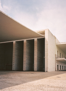 National Pavilion for World Exposition 1998 by Álvaro Siza.
Le pavillon National du Portugal pour l'Exposition Universelle en 1998 par Álvaro Siza.