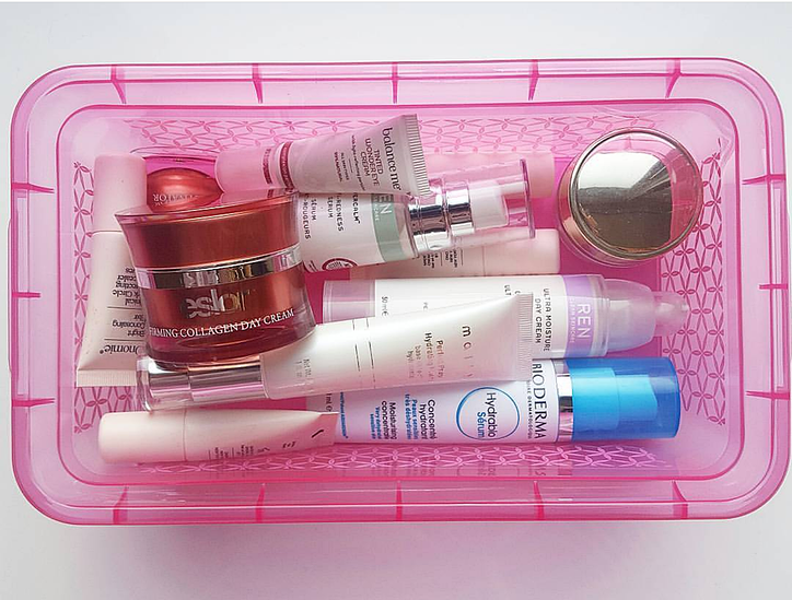 Blushbybrittany
Makeup artist Milwaukee
Skincare