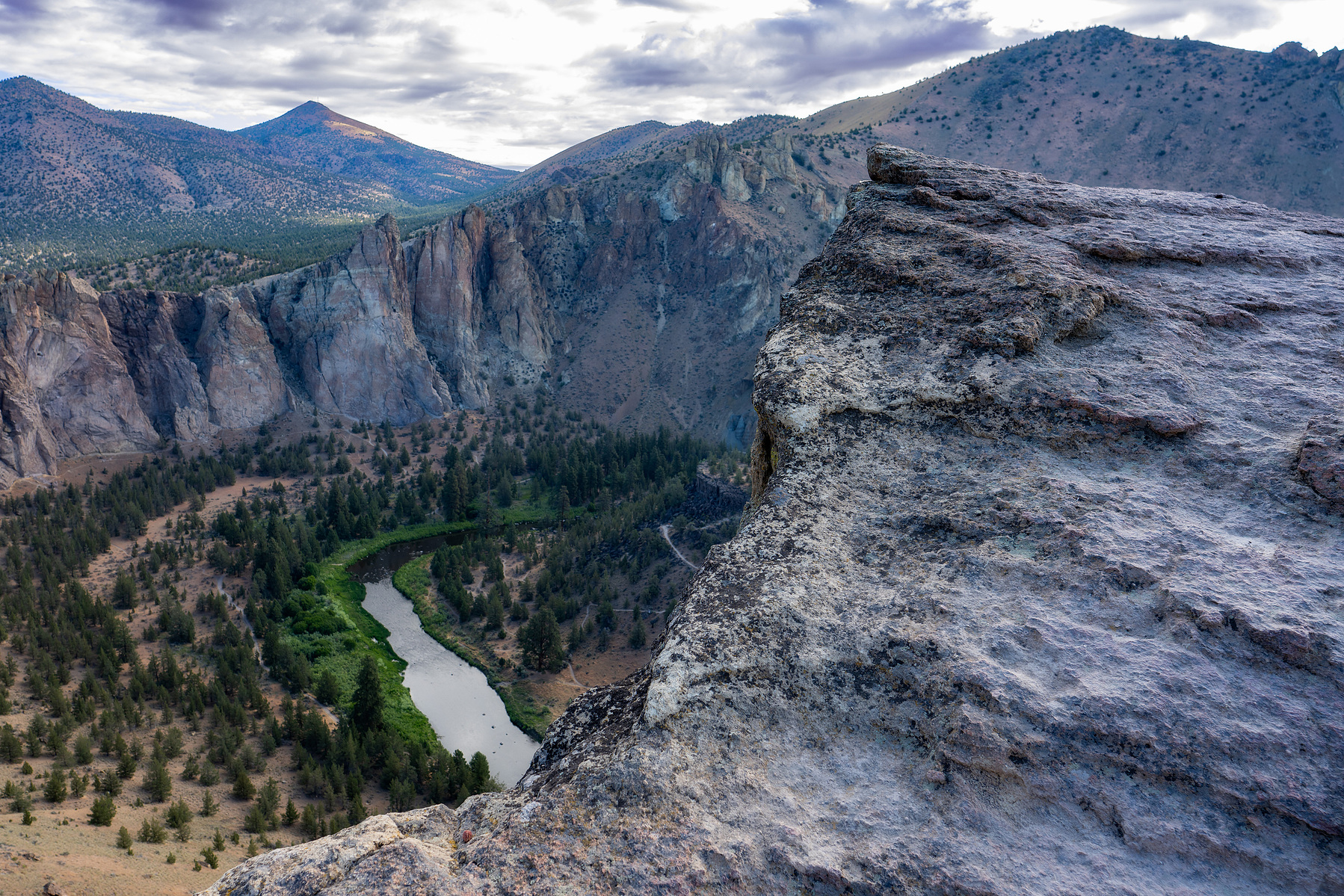View of the Crooked River from the top of Misery Ridge