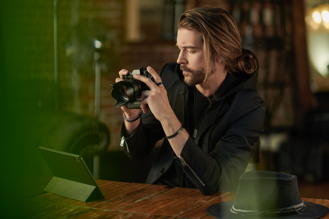 lifestyle photography commercial jewelry