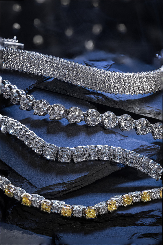 Life style jewelry photographer from Montreal