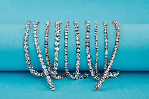 Montreal jewelry photographer eComm