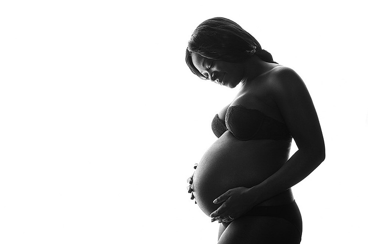 Natural Light Maternity, Baby and Newborn Photographer