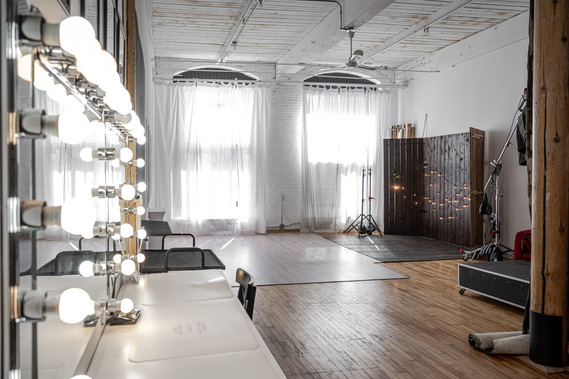 Photo studio rental  for video production Montreal
