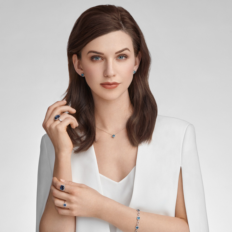 Fashion jewellery photographer Montreal