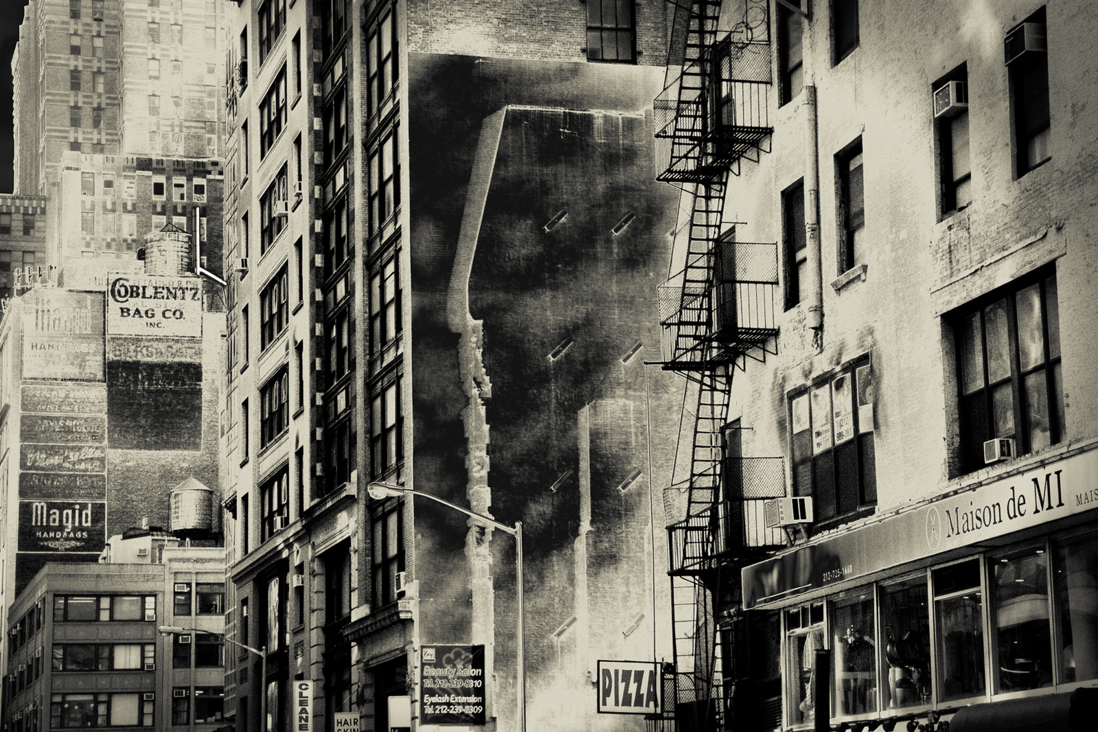 Cityscape of Manhattan and its brownstones, houses and murals in monochrome tones.
