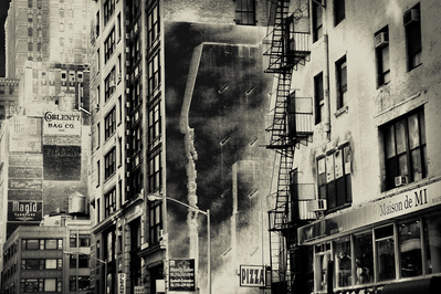 Cityscape of Manhattan and its brownstones, houses and murals in monochrome tones.
