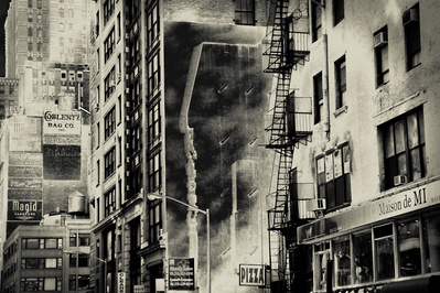Cityscape of Manhattan and its brownstones, houses and murals in monochrome tones.

