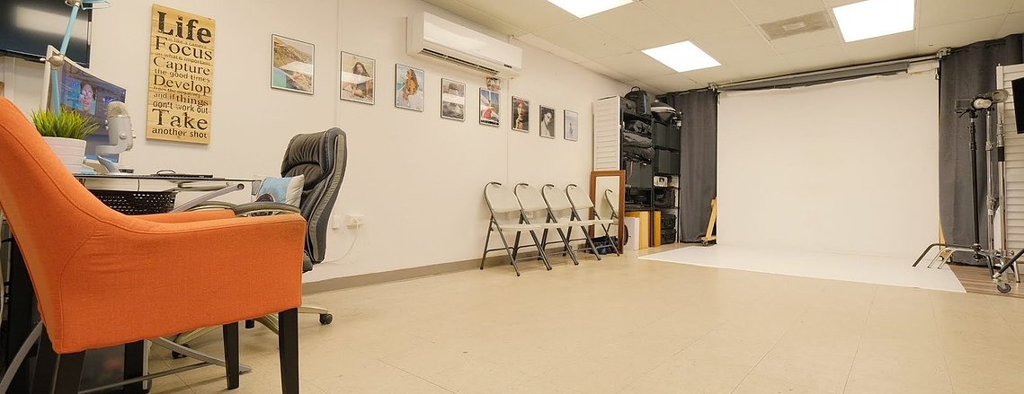 El interior de nuestro estudio fotografico en Río Piedras, Puerto Rico.