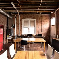 Detroit photo studio for daily rental. Kitchen available in lounge. Functioning stove and microwave and toaster. Sink and prep space, dining space, meeting space.