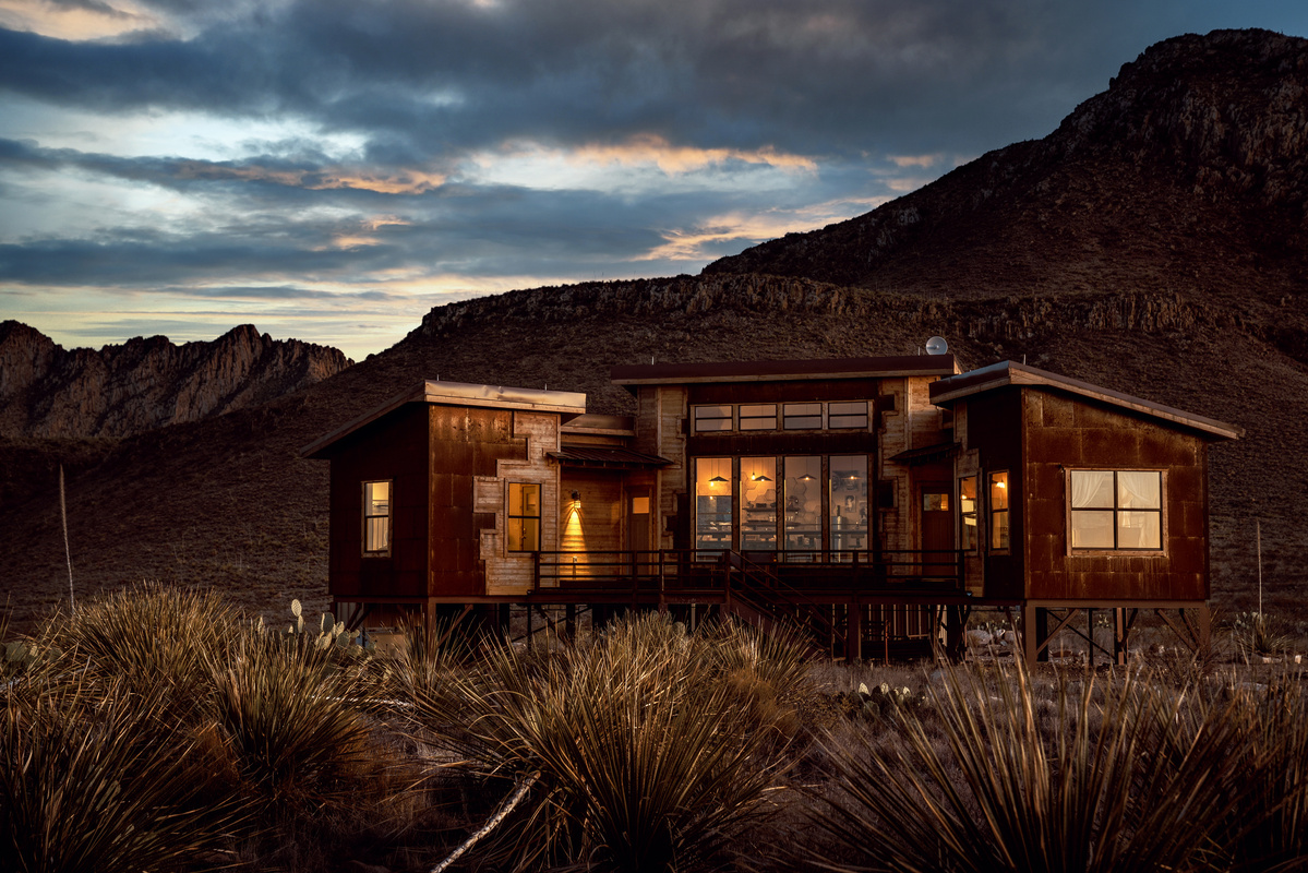 Air BnB Cabin isolated in the mountinas, Boca De La Roca, Terlingua Texas sunset