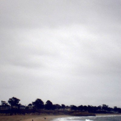 Street photography in colors of the french street photographer David Décamps representing a beach in Santa Cruz, USA.