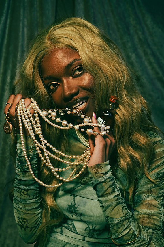 Shot by: JayCharlii
https://www.instagram.com/jaycharlii/