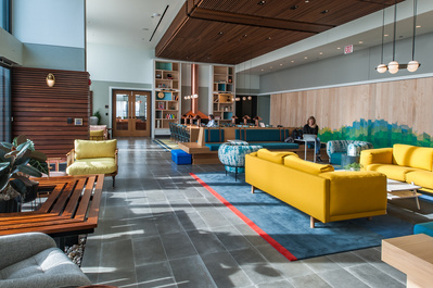 Spacious and elegant common area at 1035 West Van Buren apartment high-rise in Chicago, IL