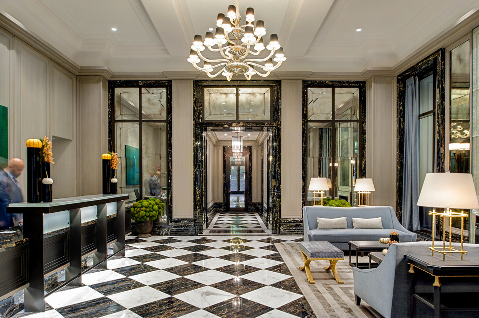 Stunning condominium living lobby in Chicago, IL