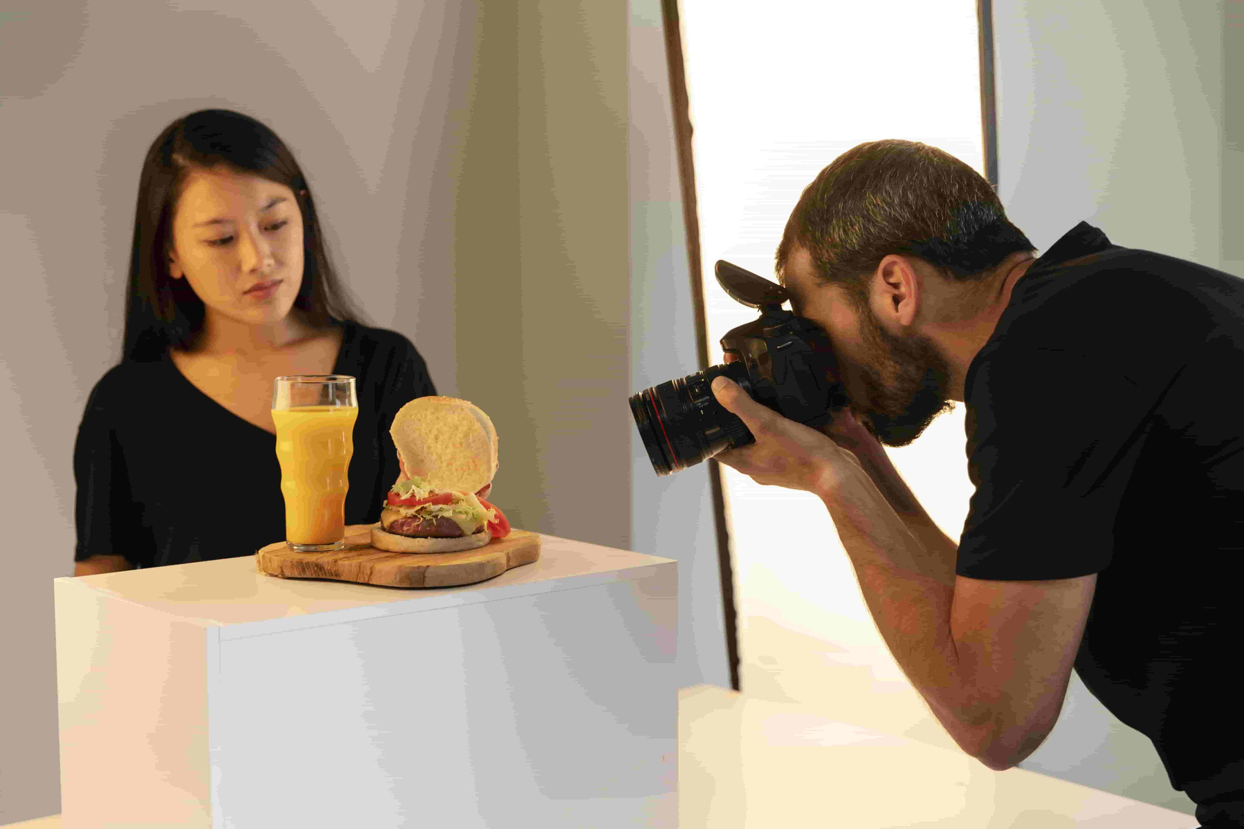 What is a commercial photographer