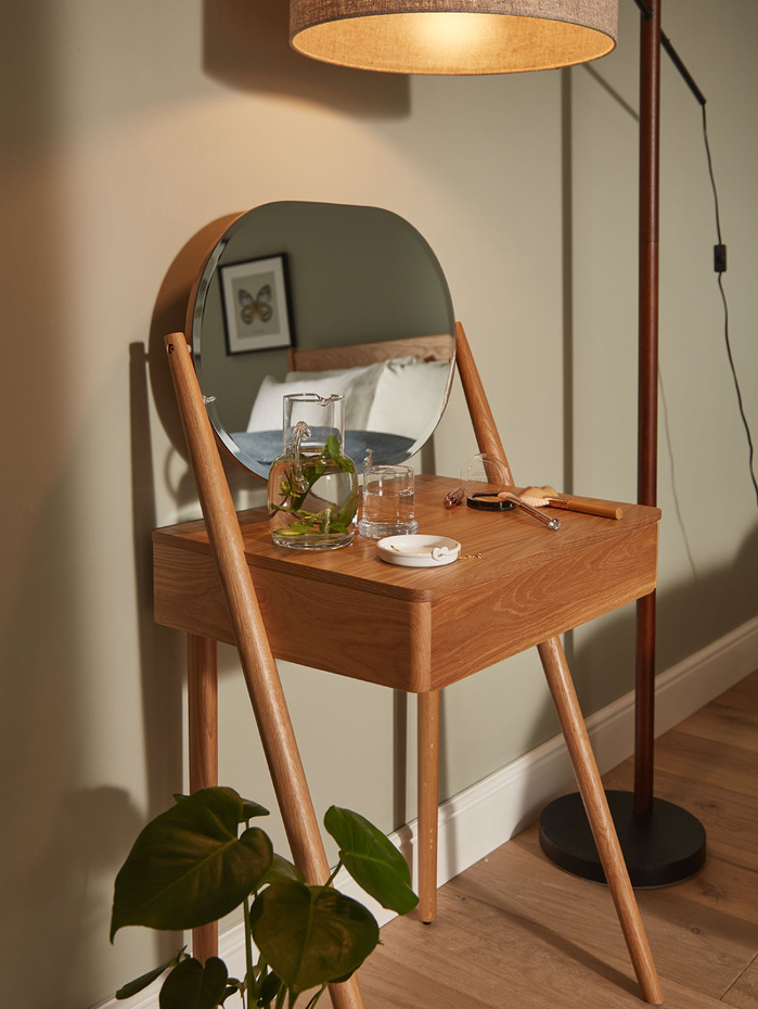 Props sourcing, set design and styling on set for a series of photo shoots for John Lewis.