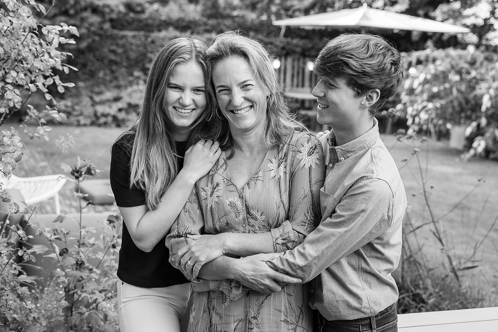 Familie fotograaf Maxime van MaxGraphy doet fotoshoots in Sliedrecht, Dordrecht, Barendrecht, Papendrecht, Gorinchem, Alblasserdam, Oud-Alblas, Rotterdam en is een slimme en echte vakfotograaf met een beroepsdiploma 