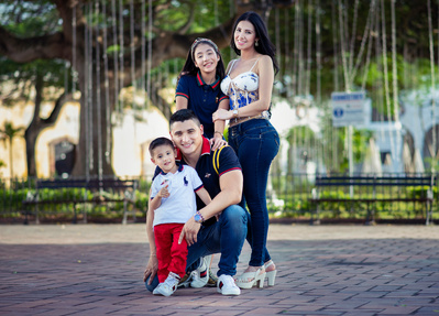 A family photoshoot in Panamá