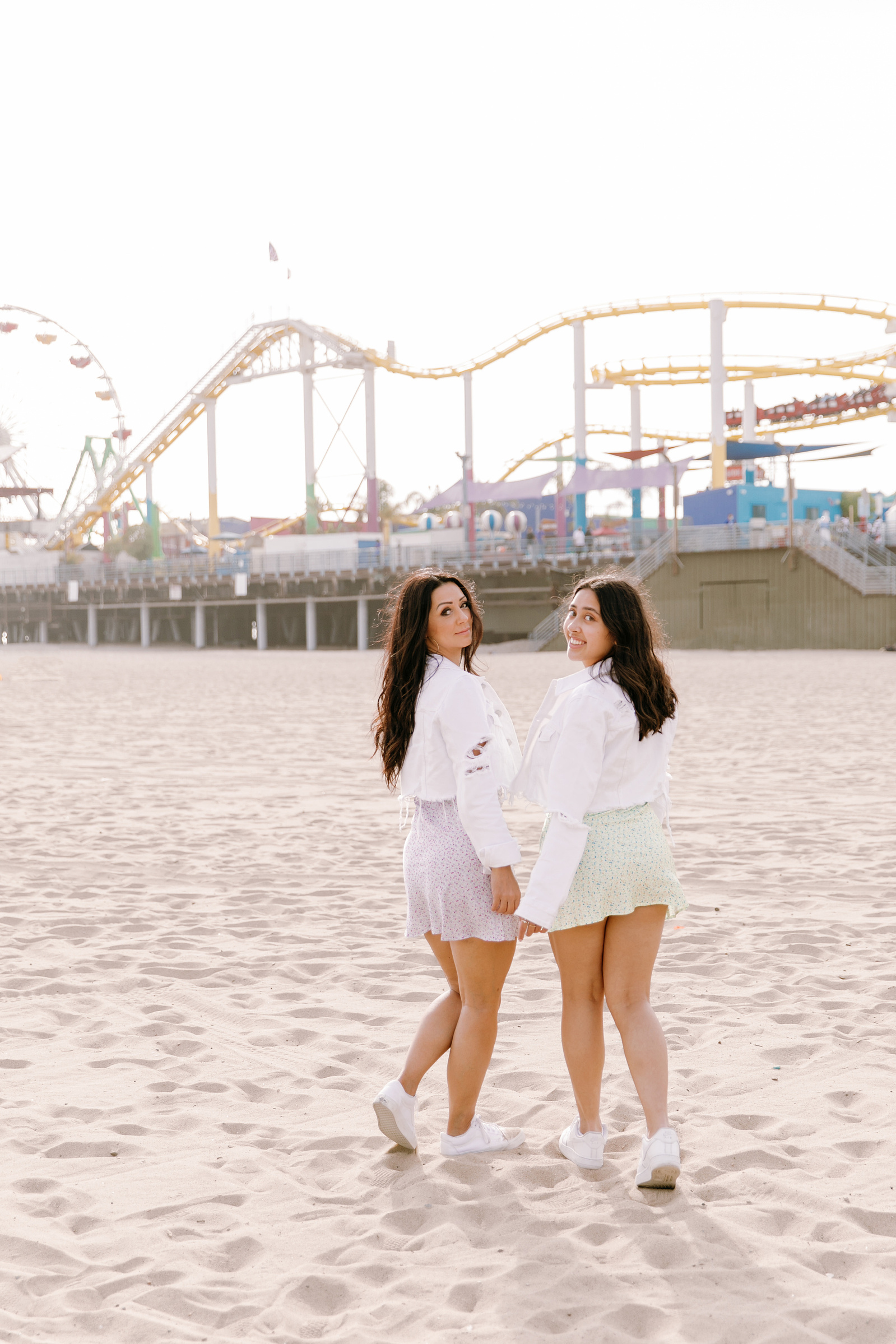 Mother and Daughter in Santa Monica, Santa Monica Pier, Santa Monica Photographer, Los Angeles Photographer, LA Photographer, Family Photos at Santa Monica Pier