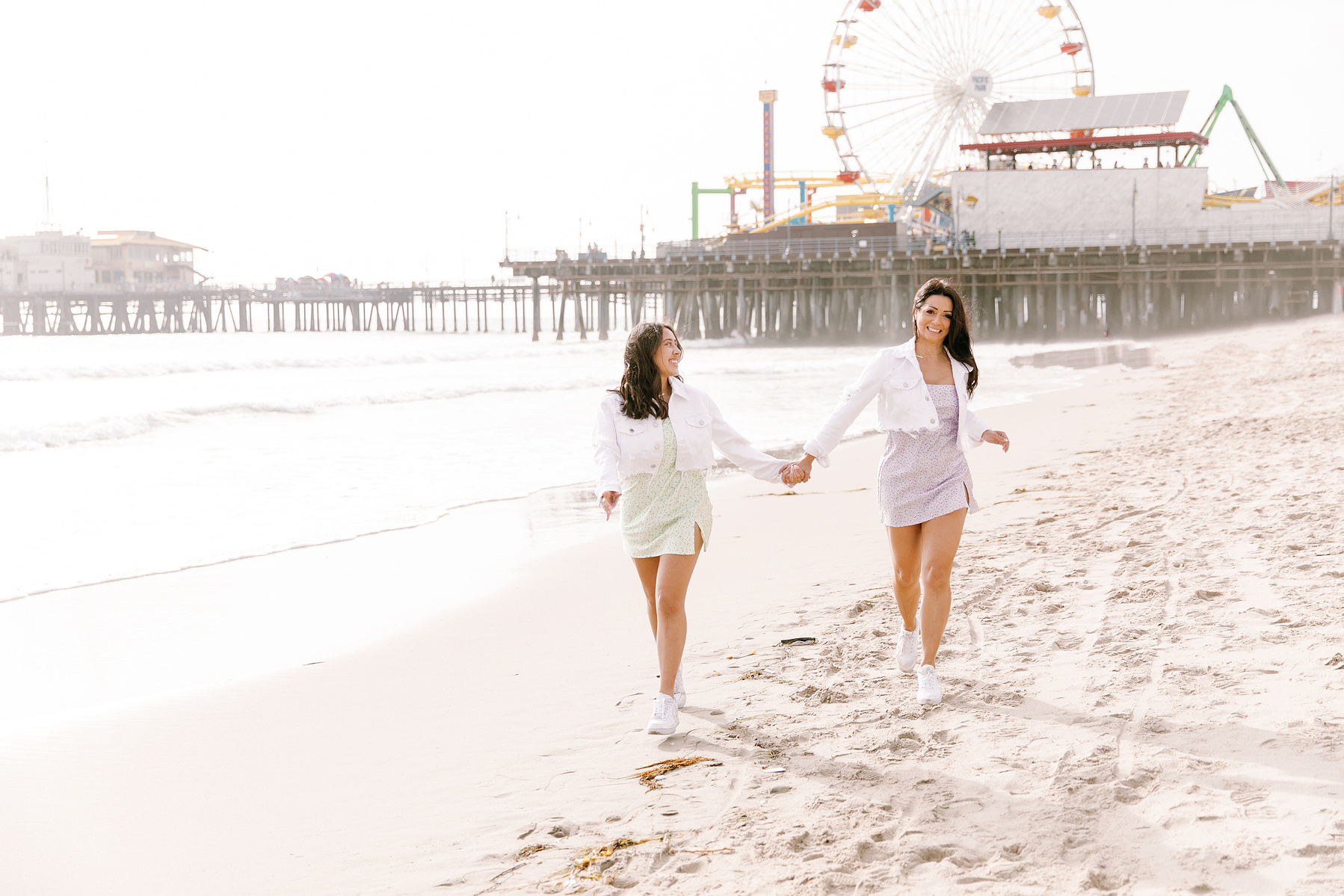 Mother and Daughter in Santa Monica, Santa Monica Pier, Santa Monica Photographer, Los Angeles Photographer, LA Photographer, Family Photos at Santa Monica Pier